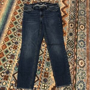 Old Navy women’s jeans size 10
Mid-rise super skinny